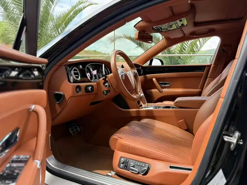 Bentley Flying Spur 2018 — фото 4