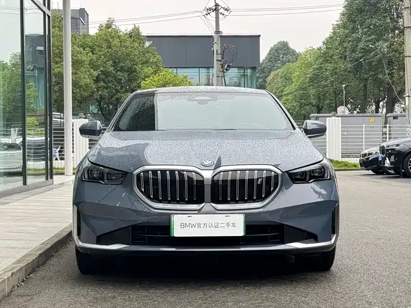 BMW i5 2024