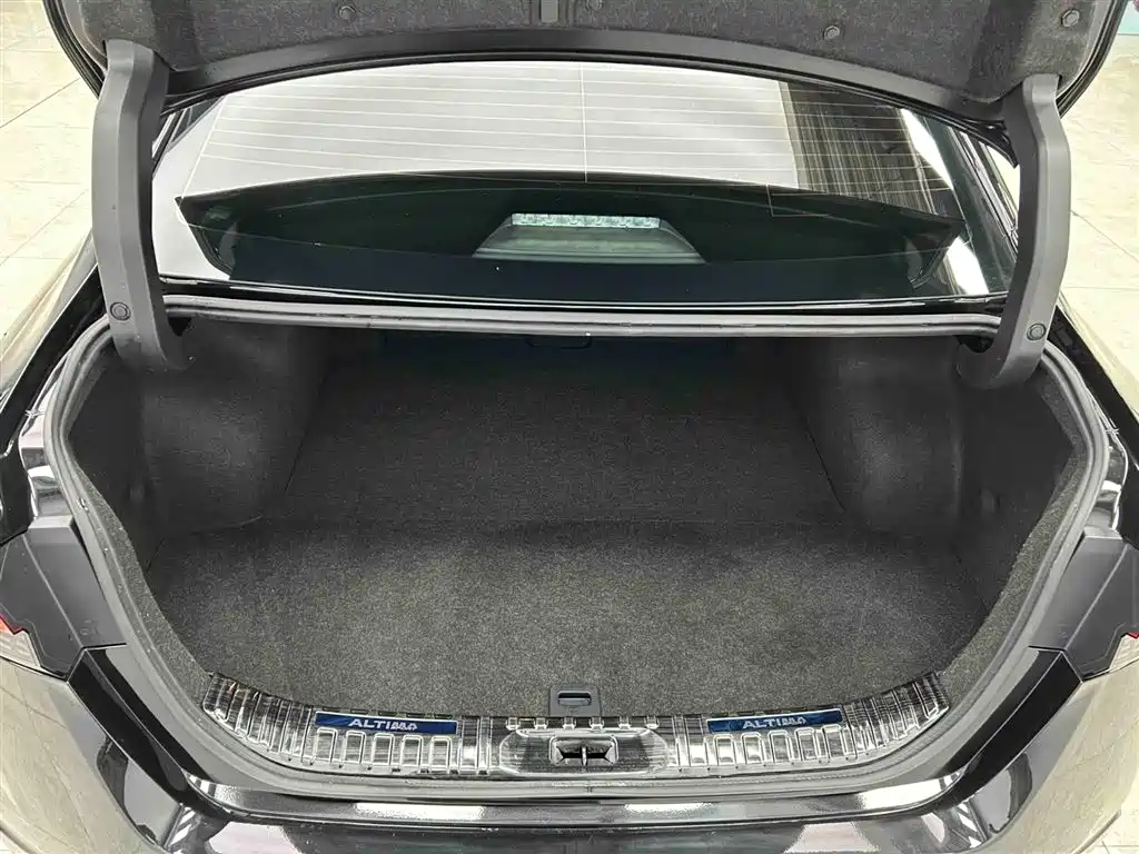 Nissan Teana 2023 — фото 16