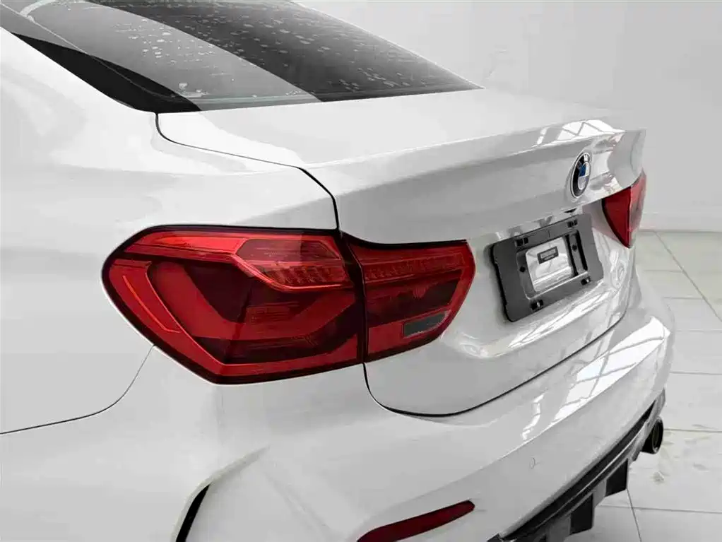 BMW 1 Series 2021 — фото 12