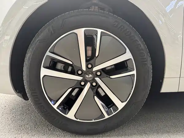 Li Auto L6 2024