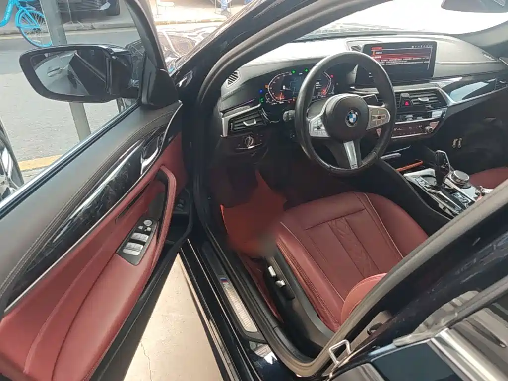 BMW 5 Series 2023 — фото 12