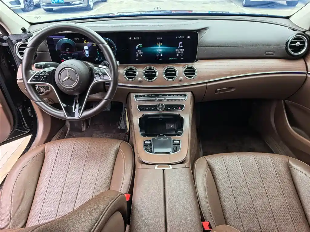 Mercedes-Benz E-Class 2023 — фото 10