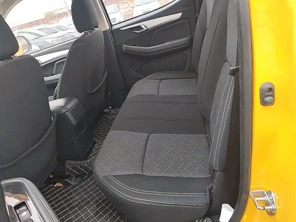 Isuzu RE-MAX 2023 — фото 17