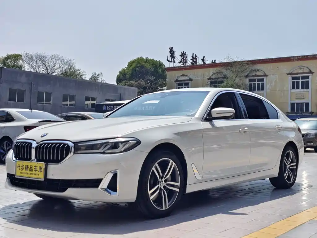 BMW 5 Series 2021 — фото 1