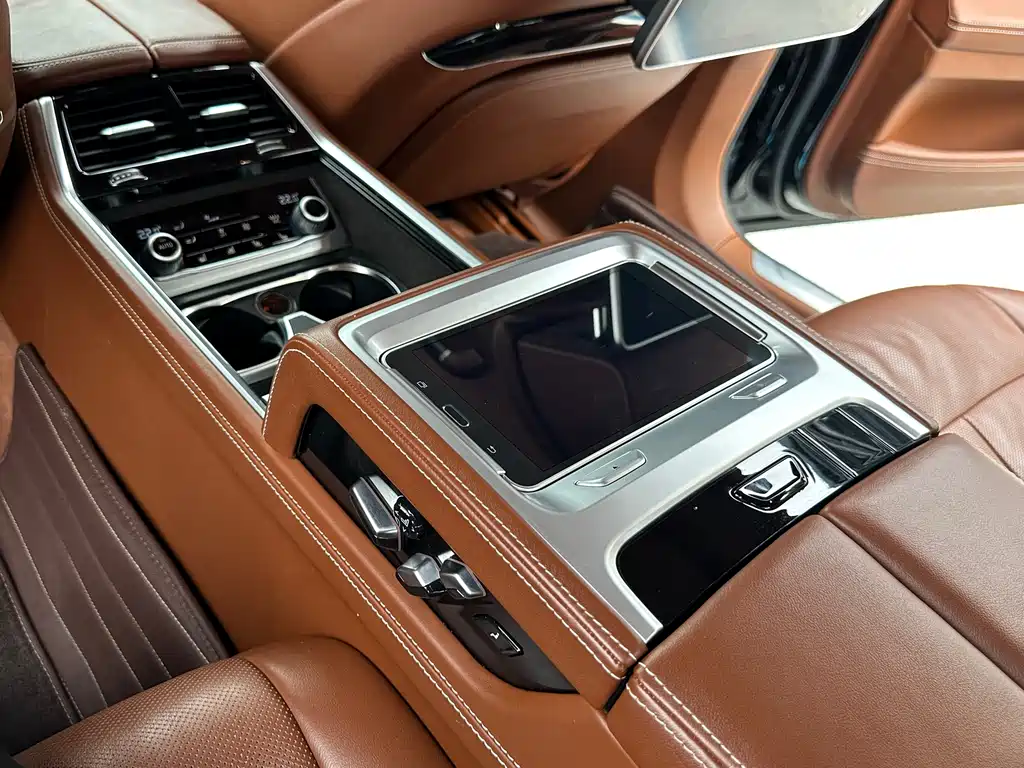 BMW 7 Series 2018 — фото 18