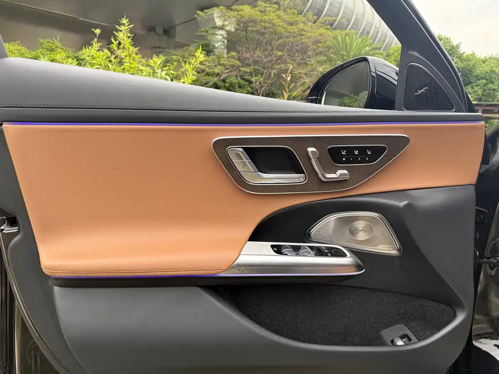 Mercedes-Benz E-Class 2025 — фото 18