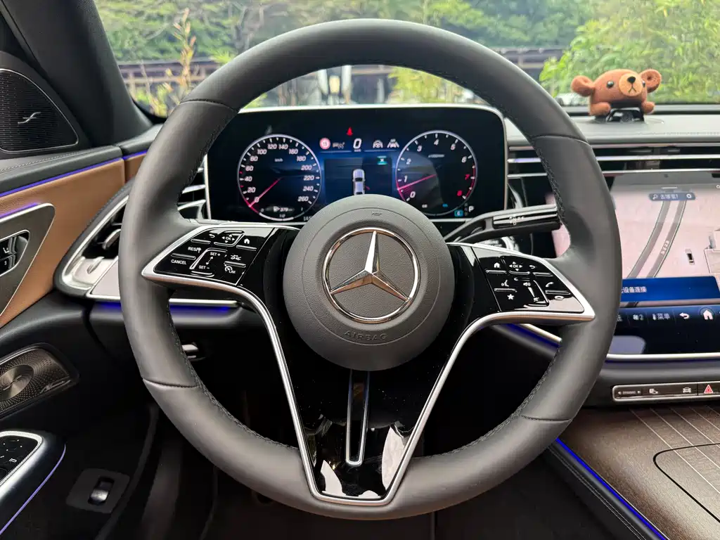 Mercedes-Benz E-Class 2025 — фото 17