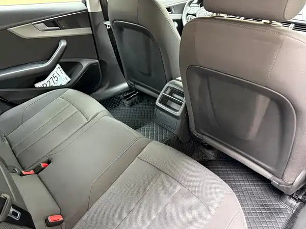 Audi A4L 2018