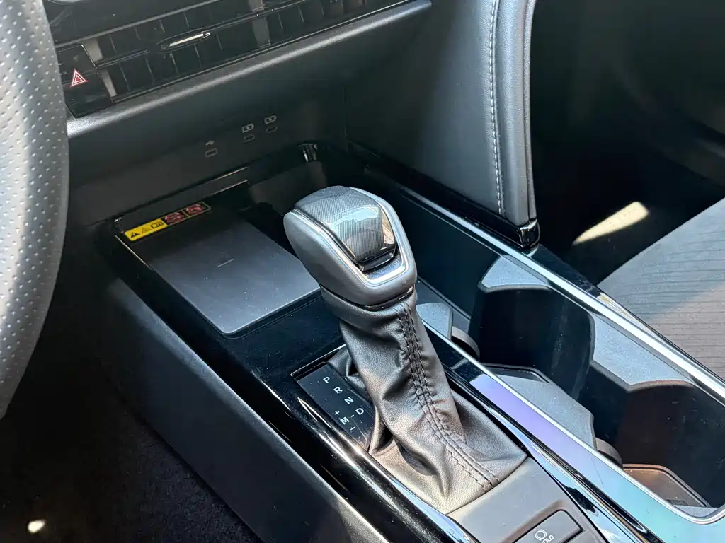 Toyota Camry 2025 — фото 21