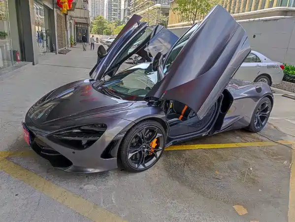 McLaren 720S 2019