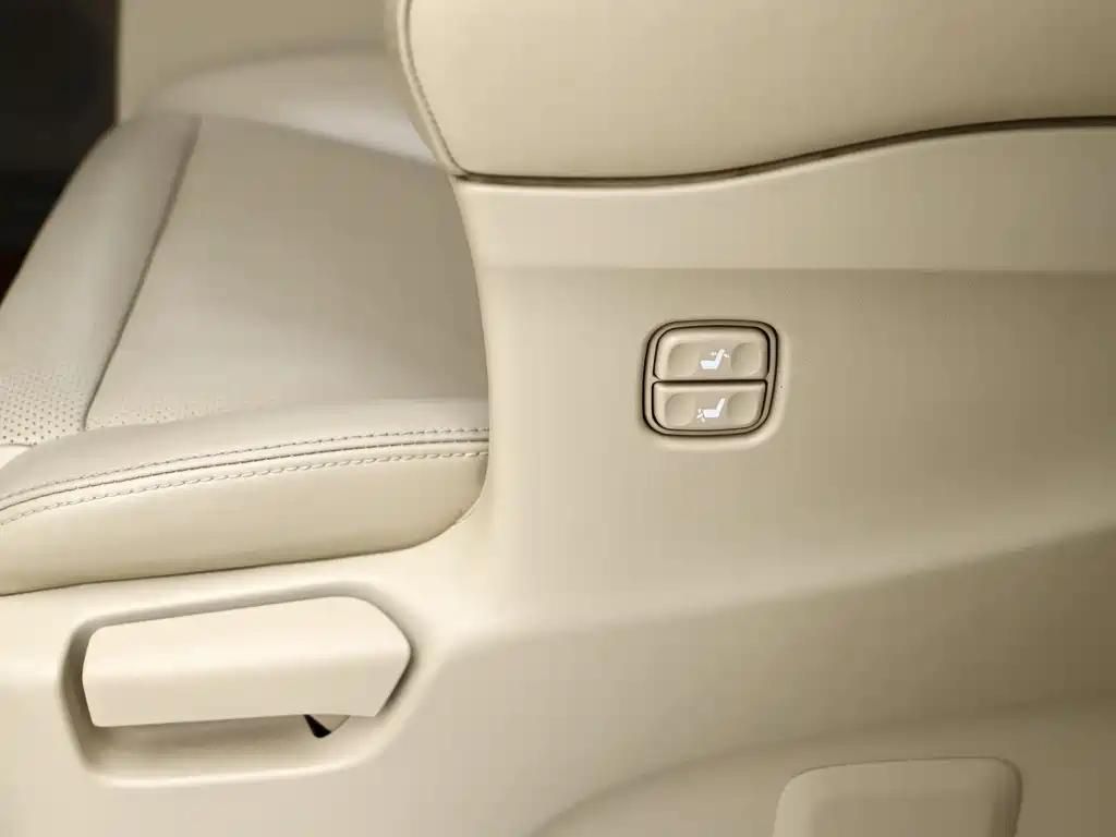 Toyota Alphard 2014 — фото 21