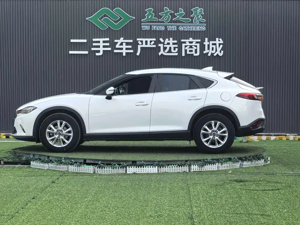 Mazda CX-4 2017 — фото 22