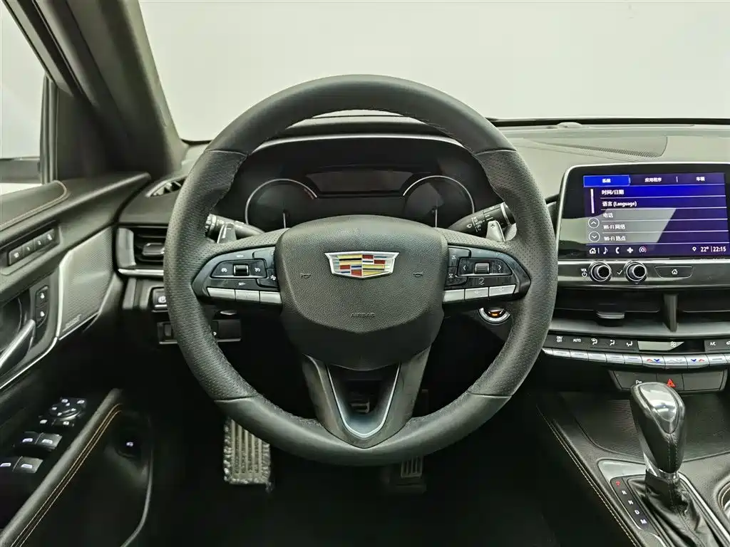 Cadillac CT4 2021 — фото 11