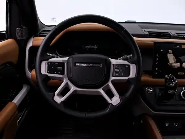 Land Rover Defender 2024