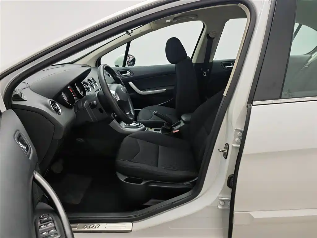 Peugeot 408 2014 — фото 10