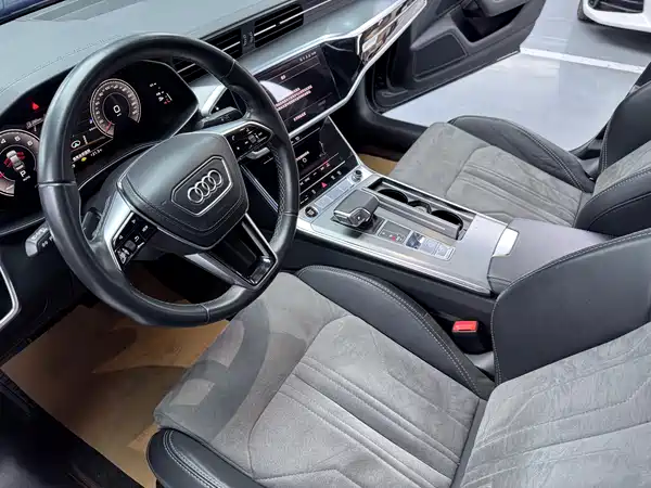 Audi A6L 2022