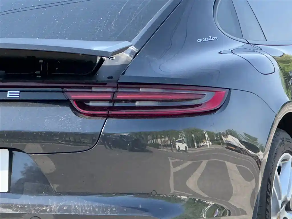 Porsche Panamera 2018 — фото 18