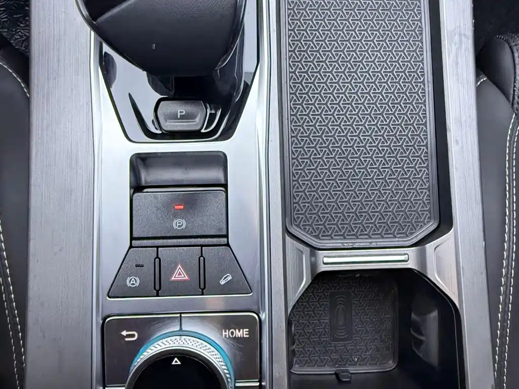 Jetour X70 PLUS 2023 — фото 11