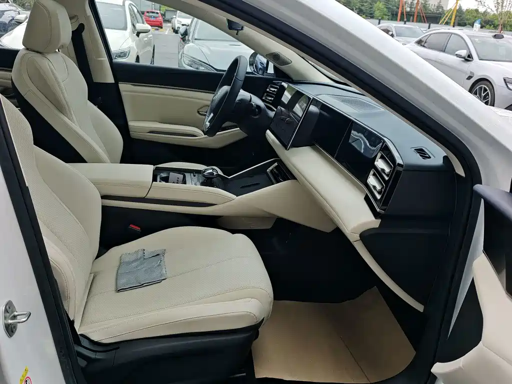 BYD Qin L 2025 — фото 22