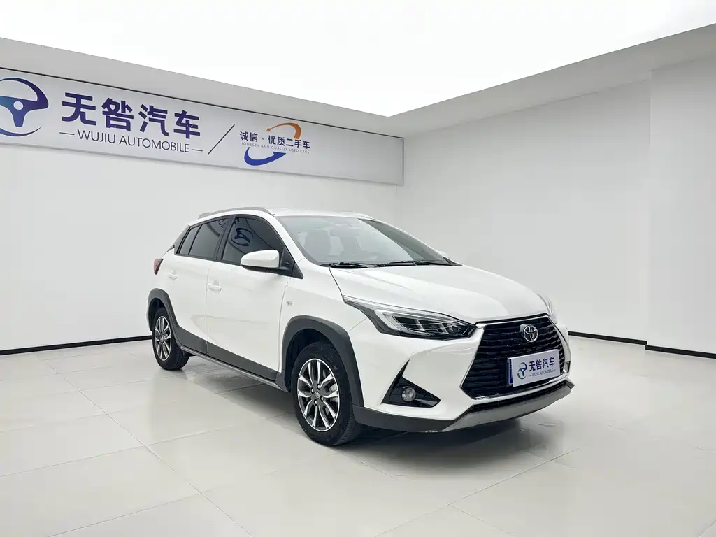 Toyota Yaris L 2022 — фото 3