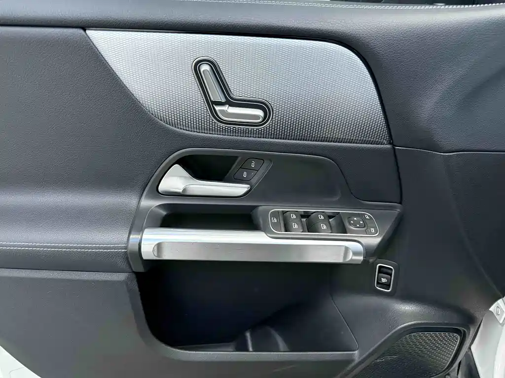 Mercedes-Benz GLB 2020 — фото 10