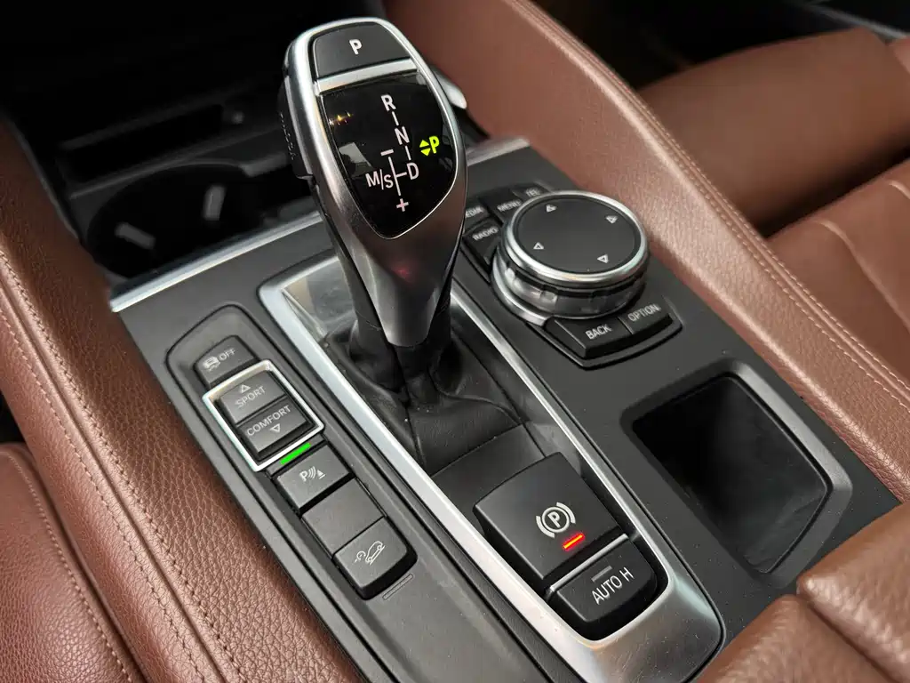BMW X6 2016 — фото 10