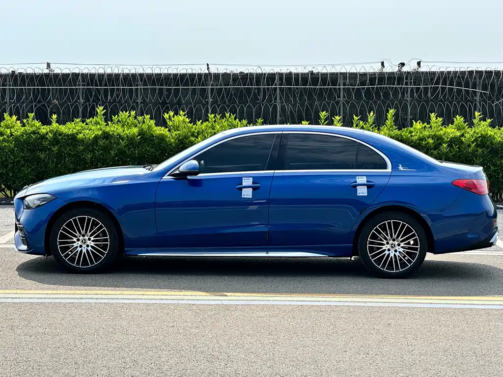 Mercedes-Benz C-Class 2022 — фото 4