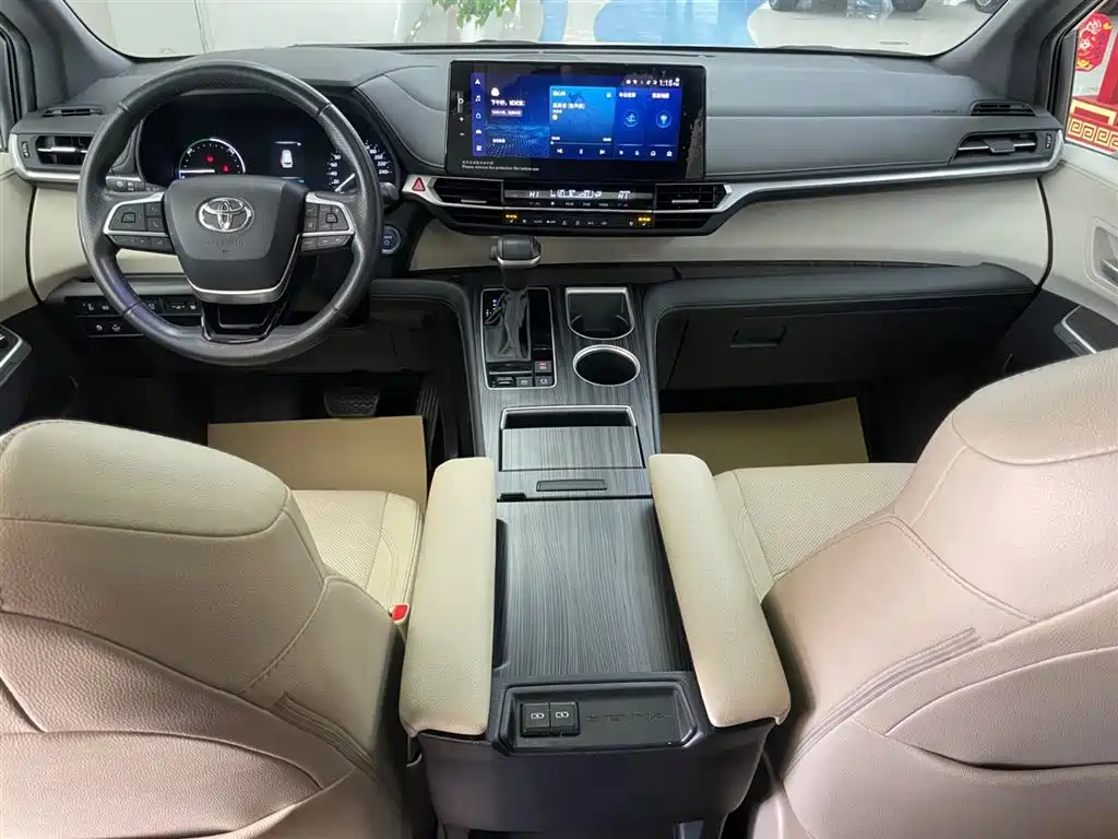 Toyota Sienna 2023 — фото 16