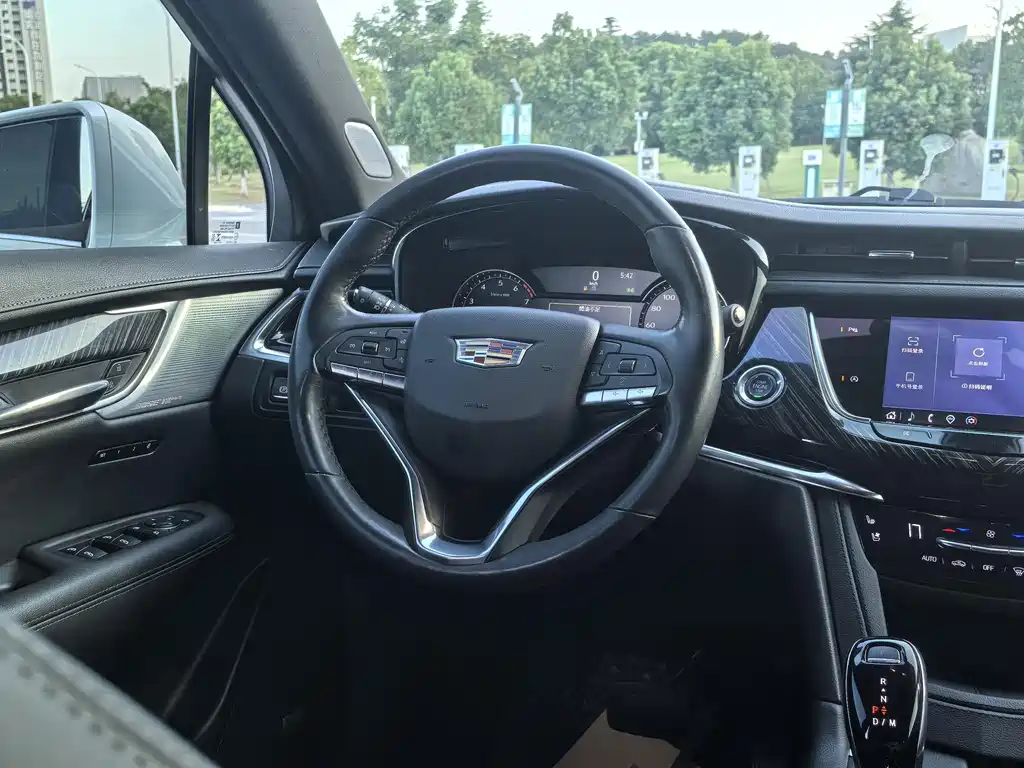 Cadillac XT6 2021 — фото 2