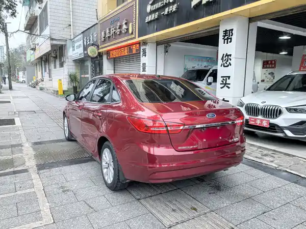 Ford Escort 2015
