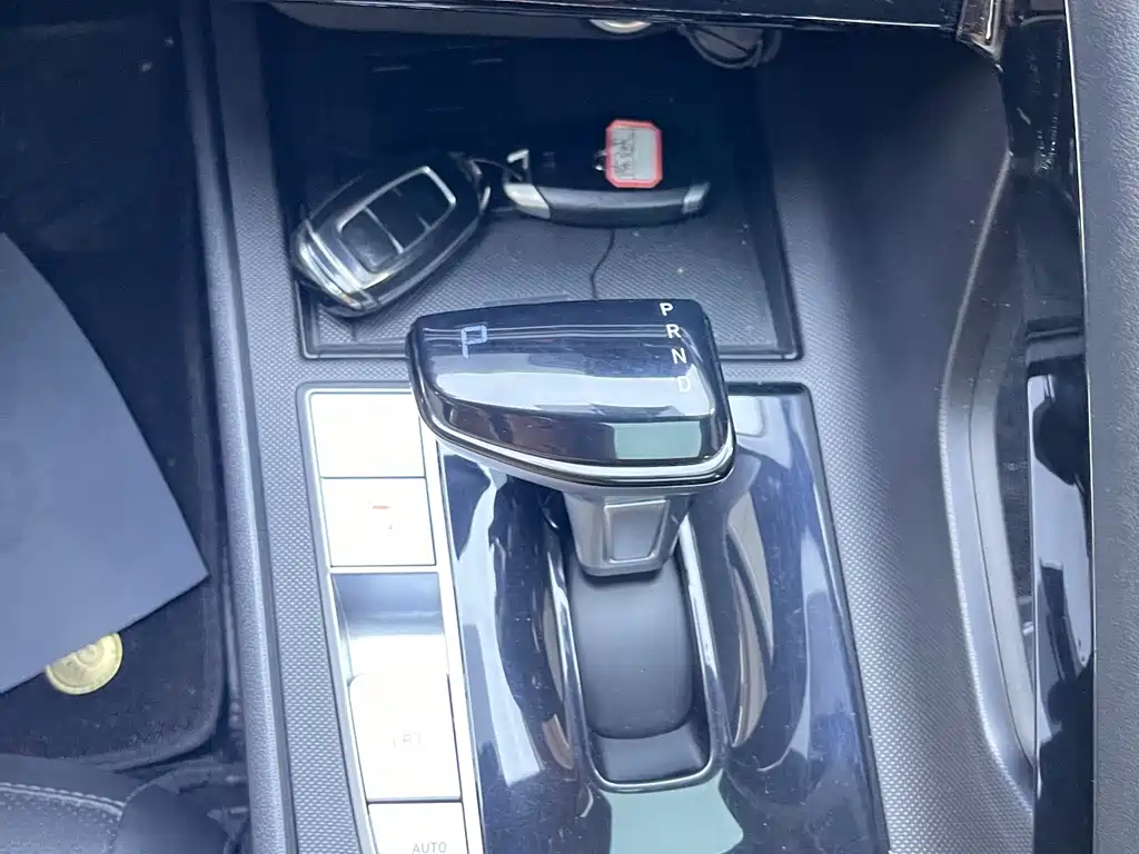 Hyundai Elantra 2023 — фото 15