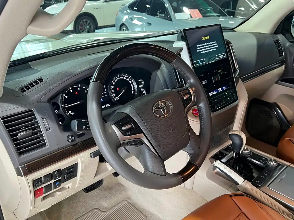 Toyota Land Cruiser 2019 — фото 15