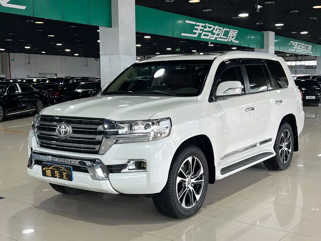 Toyota Land Cruiser 2019 — фото 1
