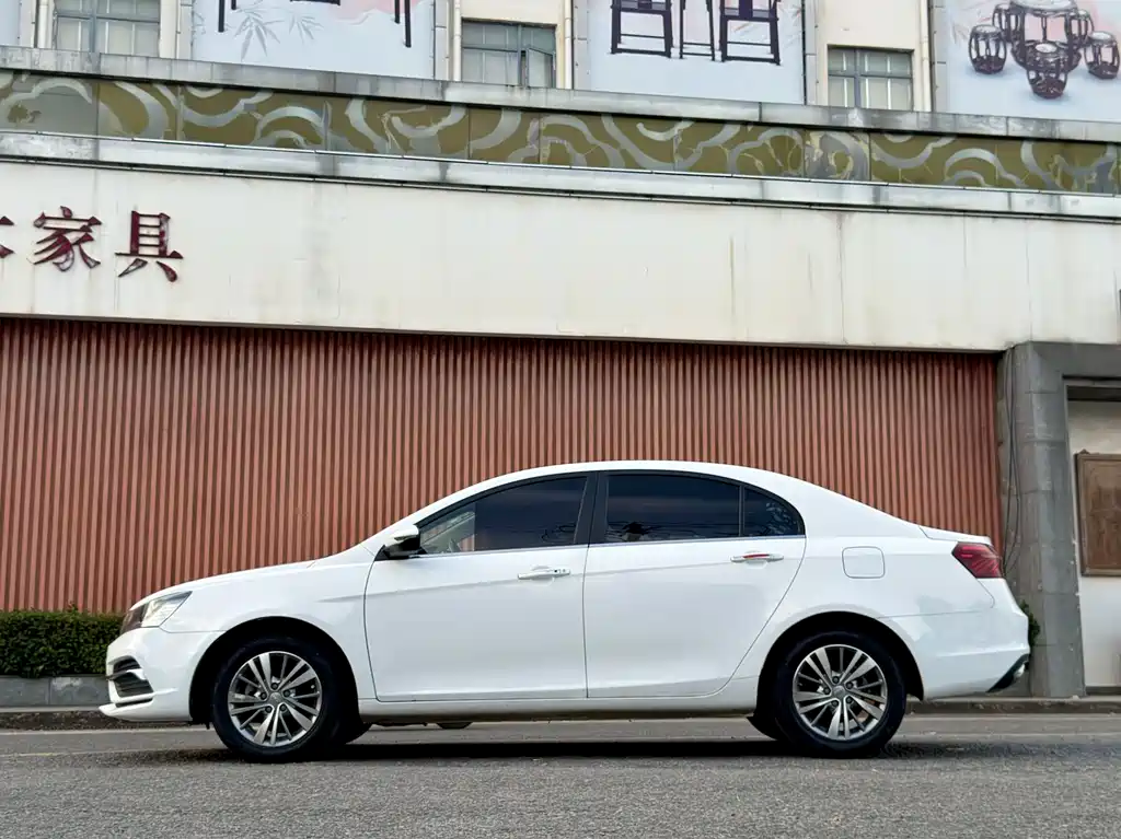 Geely Emgrand 2019 — фото 3