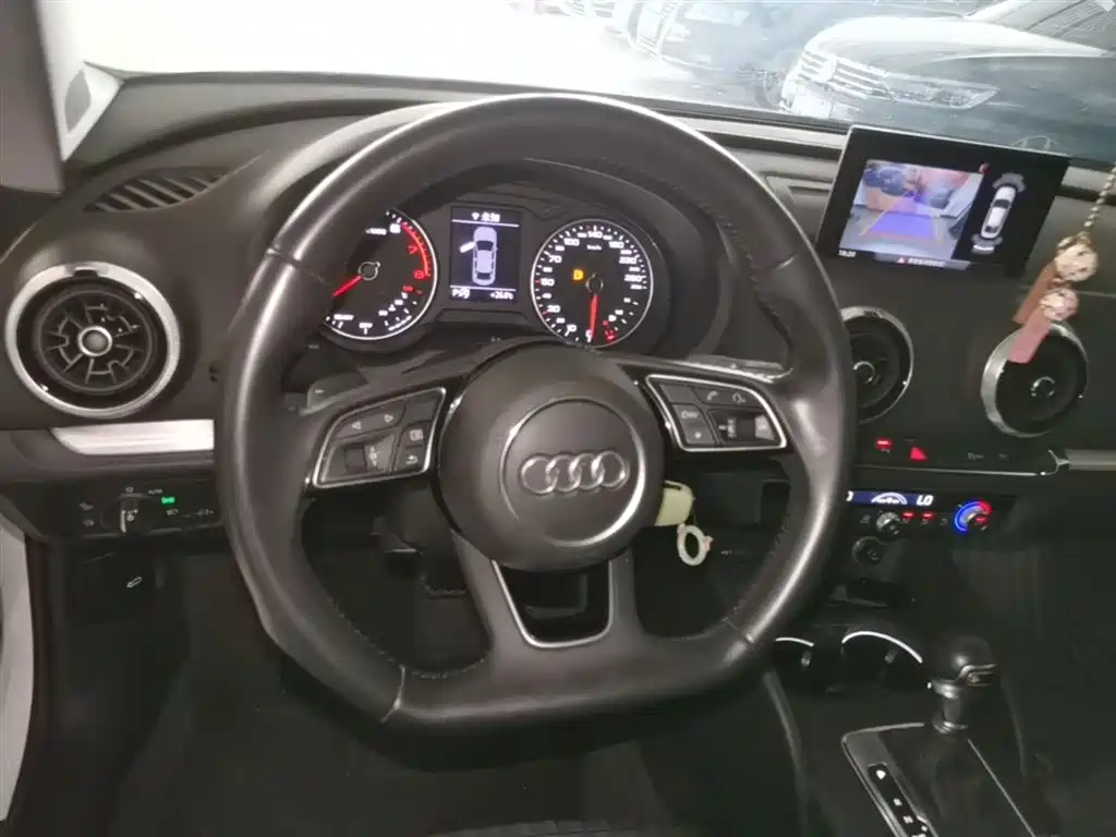 Audi A3 2019 — фото 11