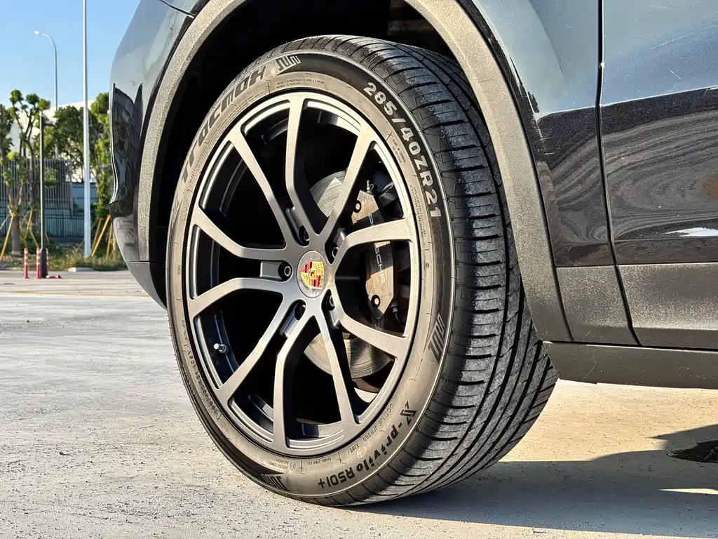 Porsche Cayenne 2019 — фото 10