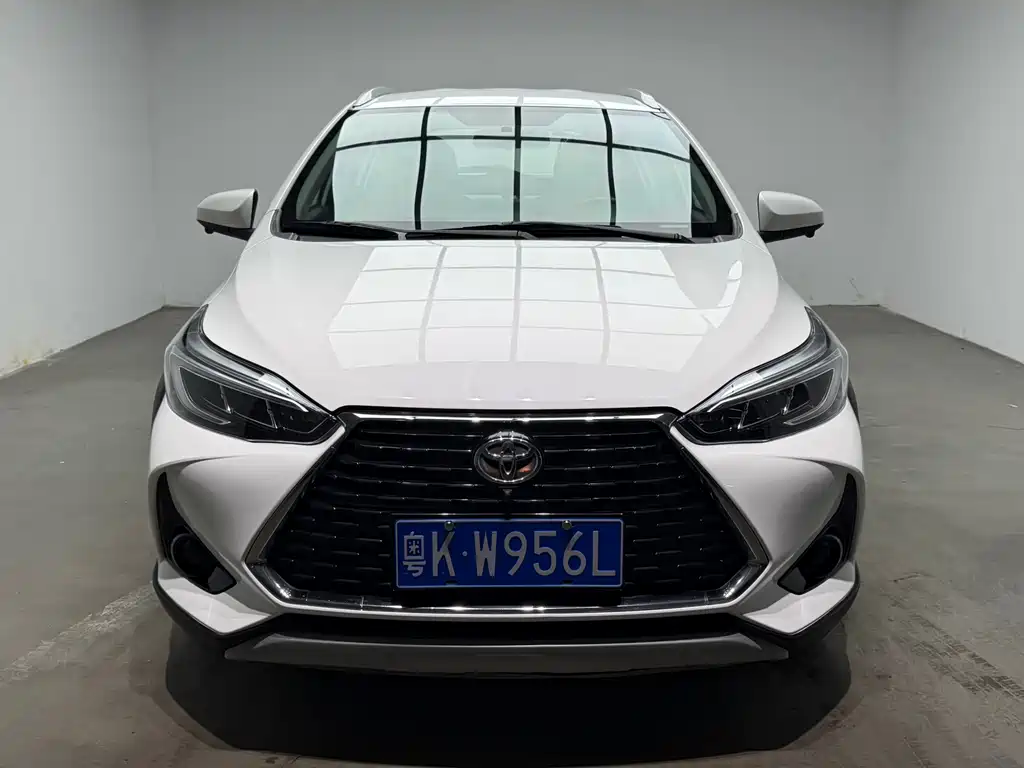 Toyota Yaris L 2023