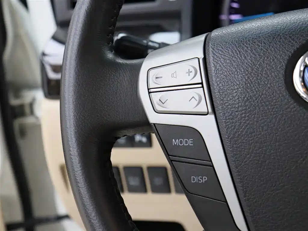 Toyota Alphard 2015 — фото 17