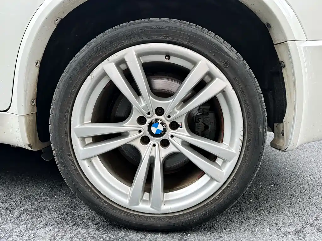 BMW X5 M 2011 — фото 8