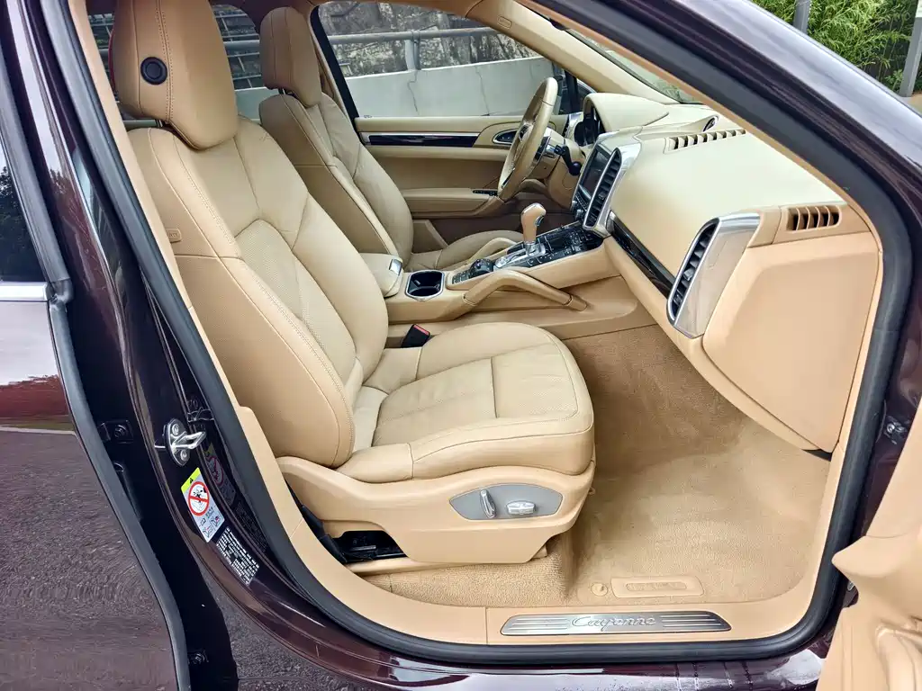 Porsche Cayenne 2015 — фото 11
