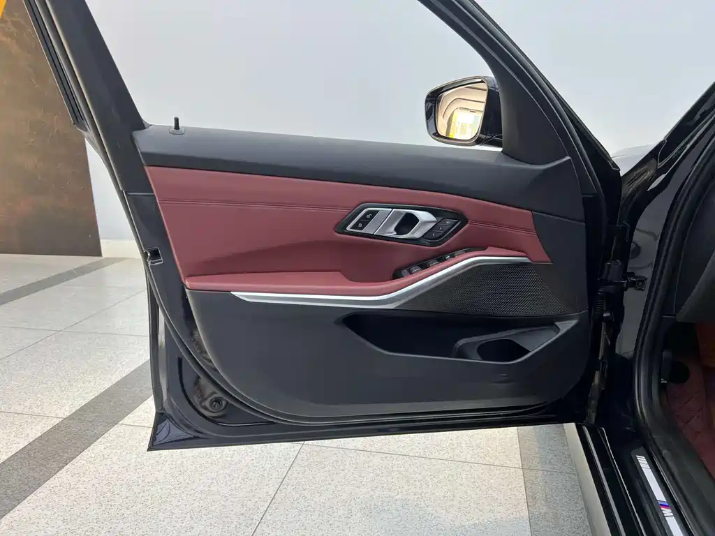 BMW 3 Series 2023 — фото 11