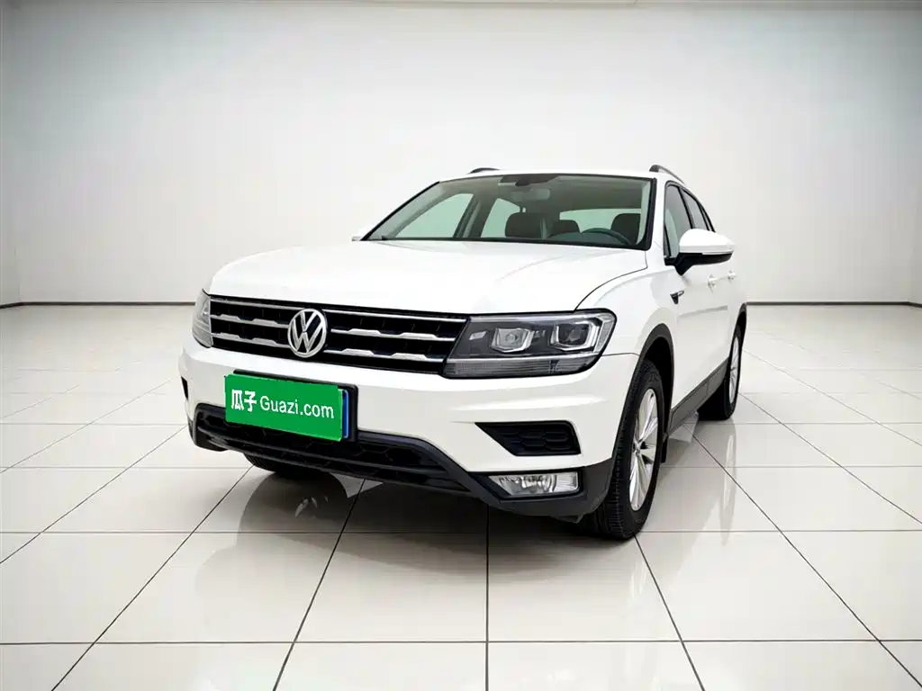 Volkswagen Tiguan L 2018 — фото 1