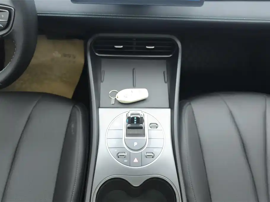 BYD Seal 05 DM-i 2025 — фото 16