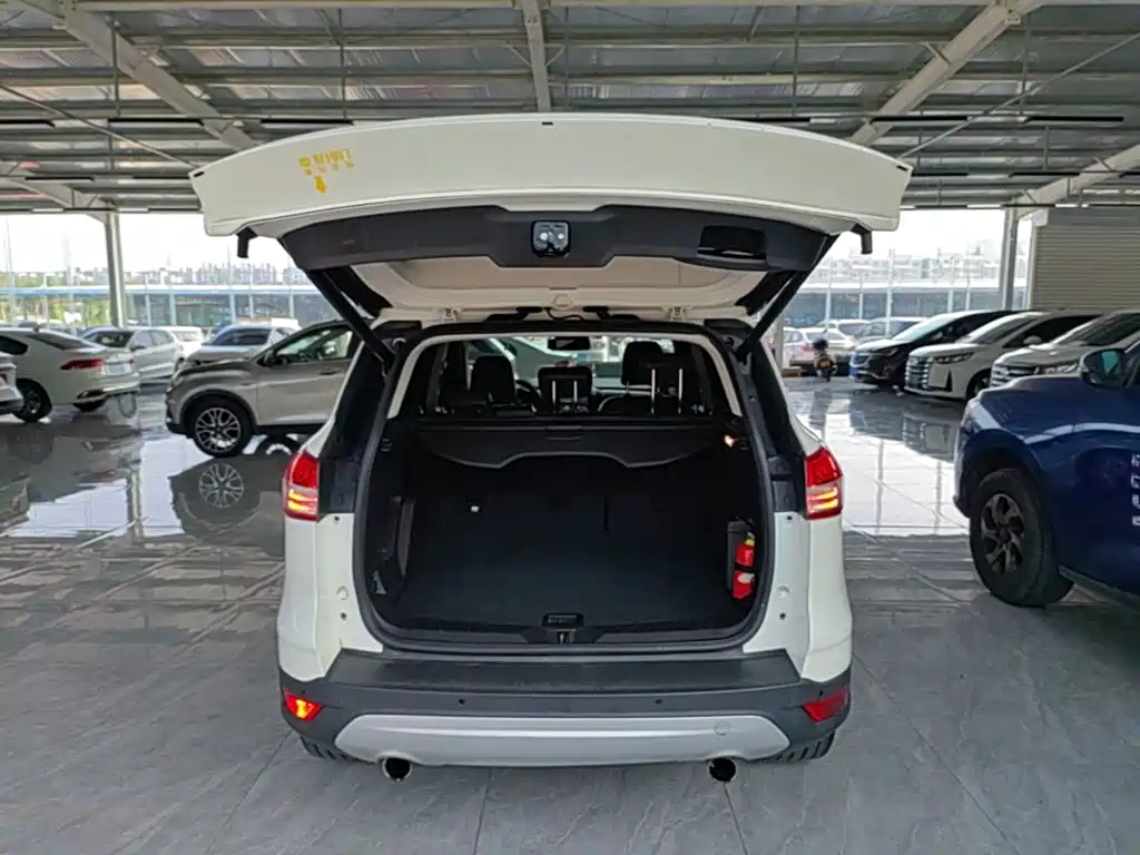 Ford Kuga 2015 — фото 19