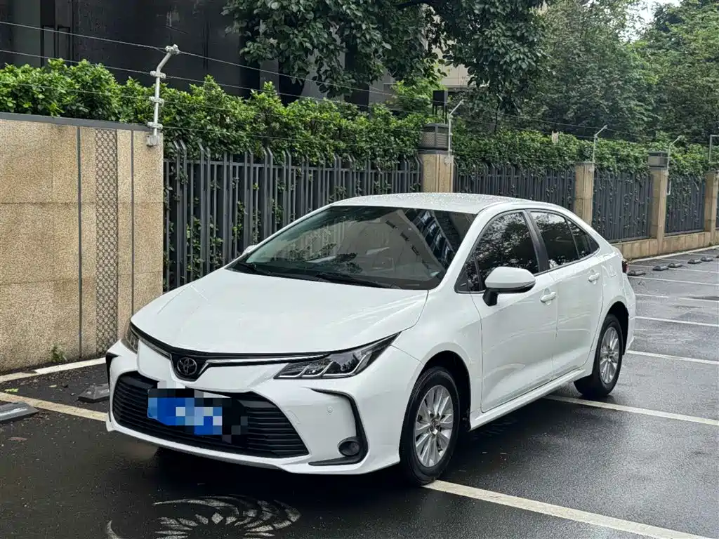 Toyota Corolla 2020 — фото 1
