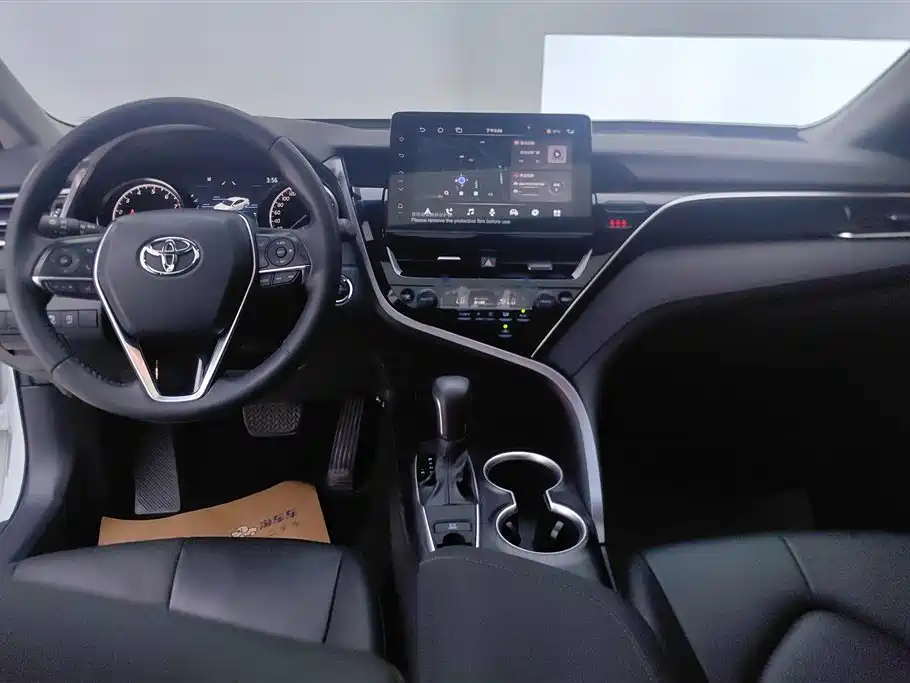 Toyota Camry 2024 — фото 12