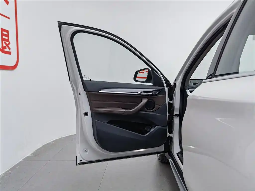 BMW X1 2020 — фото 8