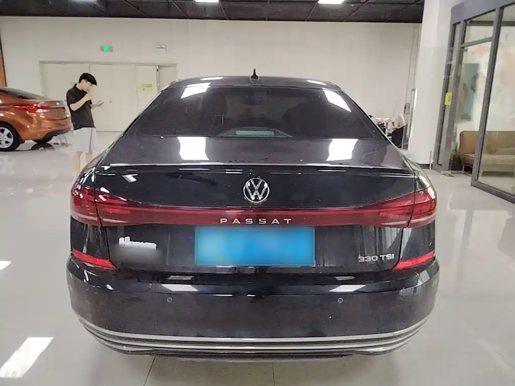 Volkswagen Passat 2023