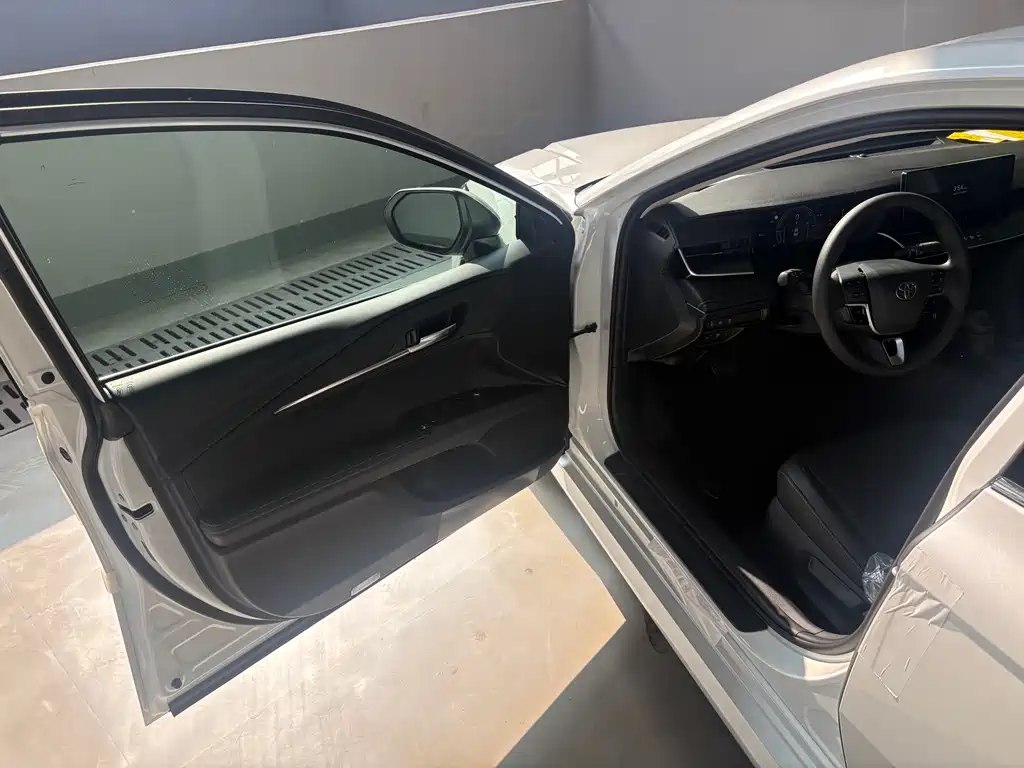 Toyota Camry 2026 — фото 10